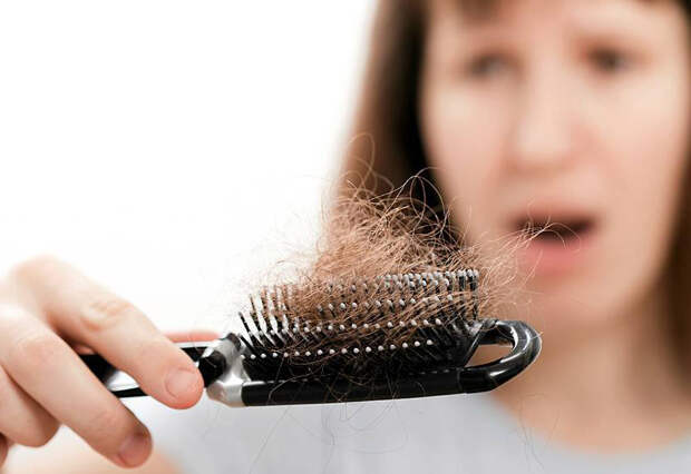 7 привычек, которые могут вызвать выпадение волос