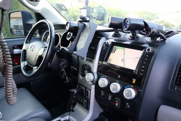С этой сумасшедшей Toyota Tundra не страшен никакой зомби-апокалипсис
