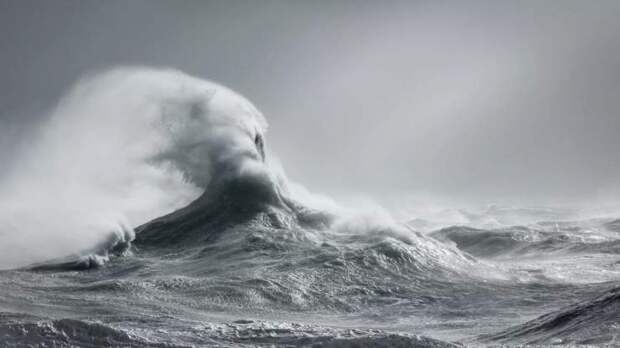 Бушующие волны на снимках Рейчел Талибарт