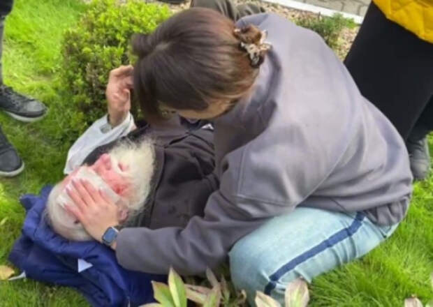 Украинская полиция обвинила священников УПЦ, защищавших свой храм, в «хулиганстве» Украинская полиция обвинила священников УПЦ, защищавших свой храм, в «хулиганстве»