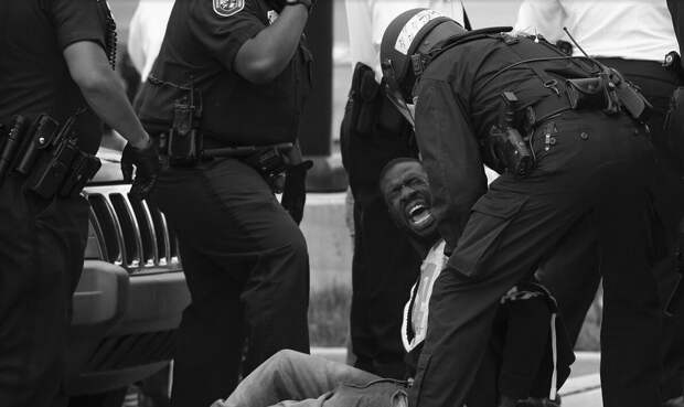 В США погромы охватили более 150 городов. Трампа отправили в бункер.