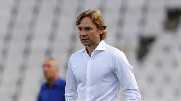 Карпин показал, в какой обстановке смотрит матчи «Ростова»