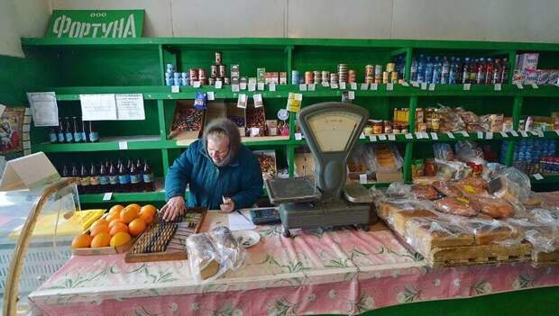 5. В магазине можно было узнать все новости бабушка, глубинка, деревня, детство, русская деревня, фото