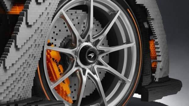 Полноразмерный гиперкар McLaren Senna, созданный из Lego