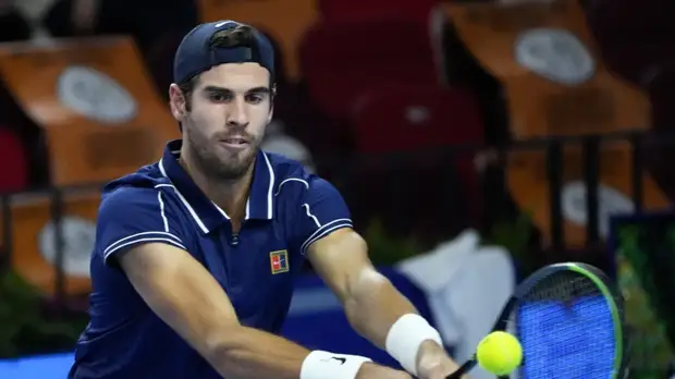 Хачанов уступил Монфису в финале турнира ATP в Аделаиде