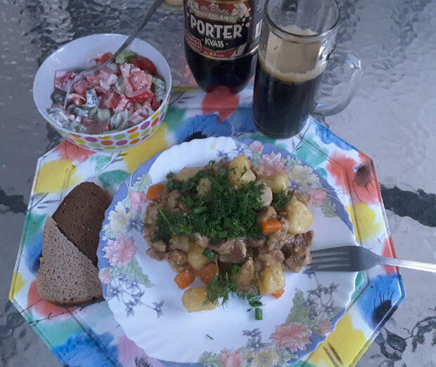Тушеная картошка с грибами и мясом в казане Тушеная картошка с грибами и мясом в казане