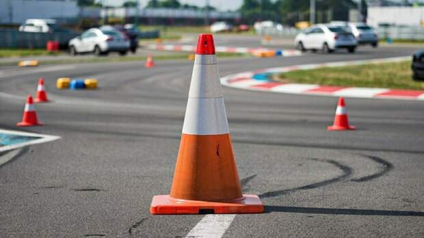 Как сдают экзамен на водительские права в 2025 году и сколько раз его можно провалить?