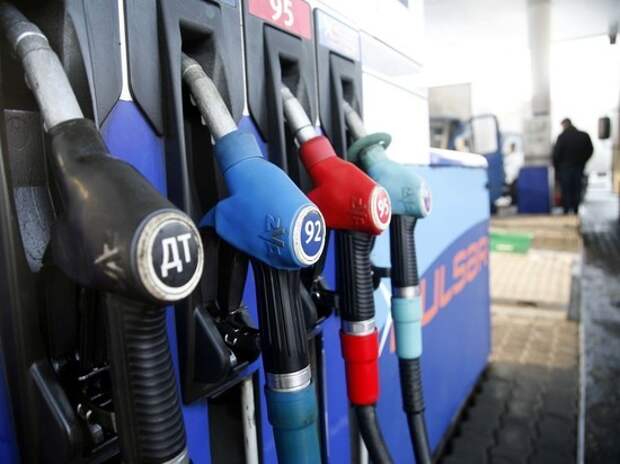 Эксперты предупредили о возможном скачке цен на бензин
