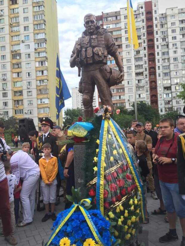 Кличко: Я памятник воздвиг нерукотворный… бойцам добробатов Кличко: Я памятник воздвиг нерукотворный… бойцам добробатов