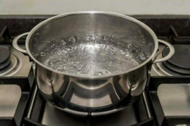 Учёные развеяли миф о безопасности дважды кипячённой воды