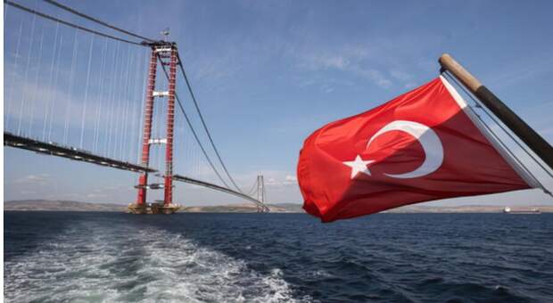 Турция будет и дальше выгонять корабли своих союзников из Черного моря
