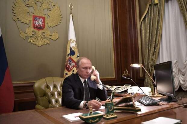 Путин обсудил ситуацию на Украине с премьером Италии