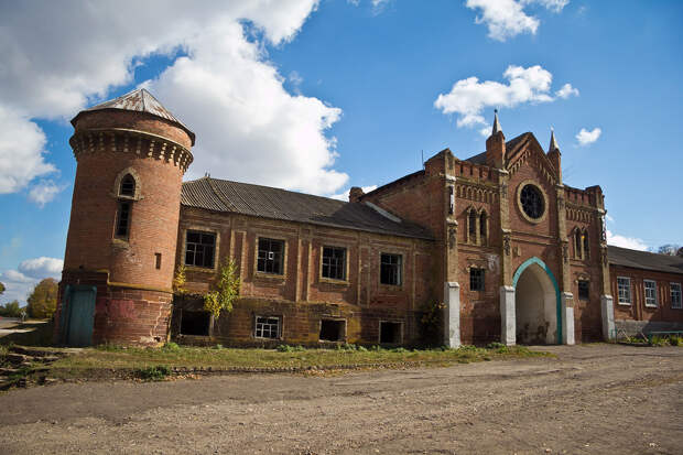 Охотников замок в Орловской области