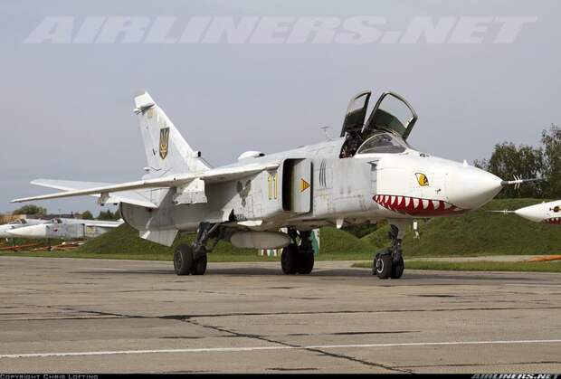 Su-24 N11-006
