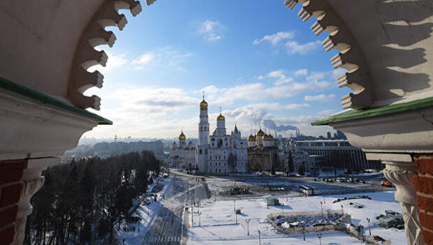 Московский Кремль (вид со Спасской башни). Архивное фото