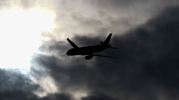 Неизвестный самолет пересек границу России