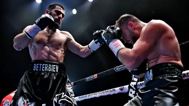 Своевременное пробуждение: Бетербиев нокаутировал Дайнеса и защитил титулы WBC и IBF в полутяжёлом весе