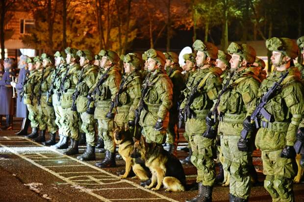 В Таджикистане активизировались соцсети, требуют убрать военную базу России