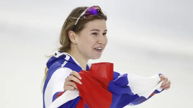 Шипачёв и Фаткулина вынесли флаг ОКР на церемонии открытия Олимпийских игр