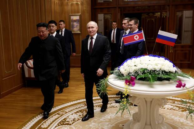 Официальный визит Владимира Путина в КНДР без лишнего пафоса можно смело назвать триумфальным.-6