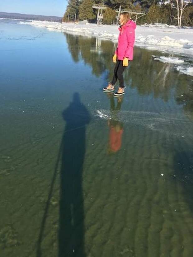 Удивительный совершенно прозрачный лед с Великих озёр