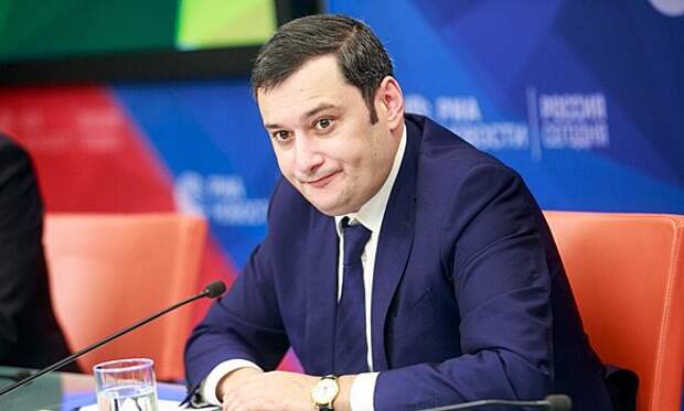 Хинштейн потребовал наказать судью, оправдавшую обидчика мальчика в шапке с буквой Z