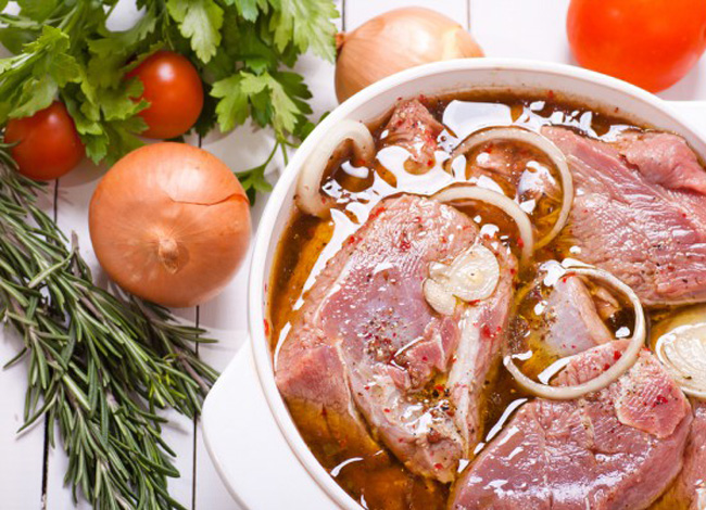 Для настоящих любителей шашлыка: 5 лучших рецептов маринада. Мясо просто тает во рту!