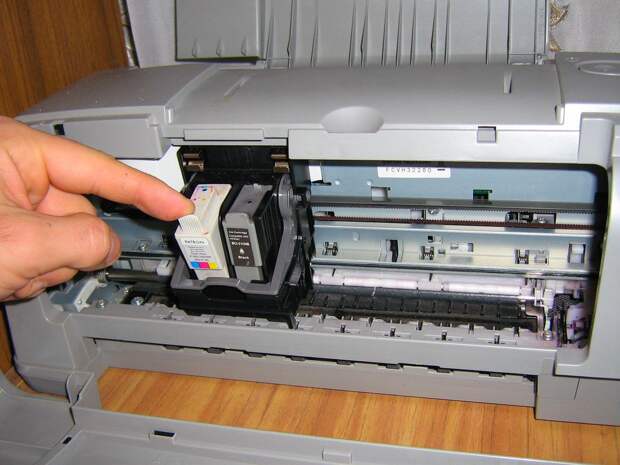 После заправки картриджа принтер Canon не печатает