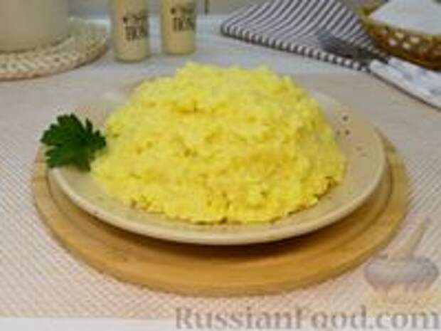 Фото к рецепту: Пшенно-кукурузная каша с кунжутом и куркумой