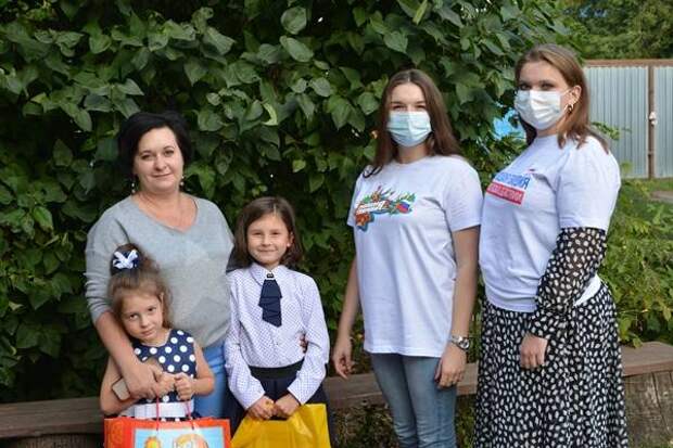 Волонтёры "Единой России" провели акцию в канун Дня благотворительности