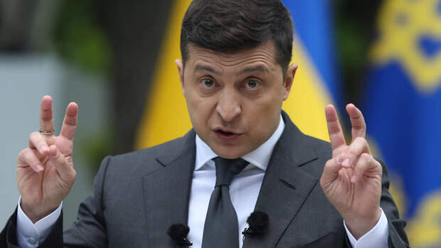 Владимир Зеленский во время пресс-конференции, посвященной его первой годовщине пребывания на посту президента Украины