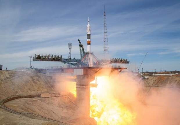 Красивые снимки со старта космического корабля «Союз МС-04» (20 фото) Красивые снимки со старта космического корабля «Союз МС-04» (20 фото)