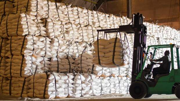 О перспективах роста цен на сахар рассказали производители