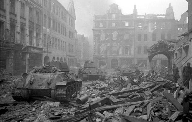 20 апреля 1945 года. Начался штурм Берлина