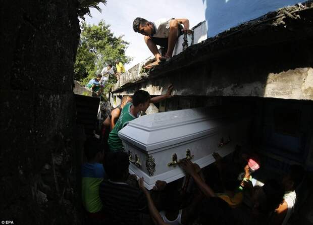 Кровавая война президента Филиппин против наркотиков унесла более 6000 жизней: "Да я только начал!" дутерте, филиппины против наркотиков