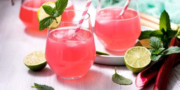 Безалкогольный мохито с ревенём: рецепт