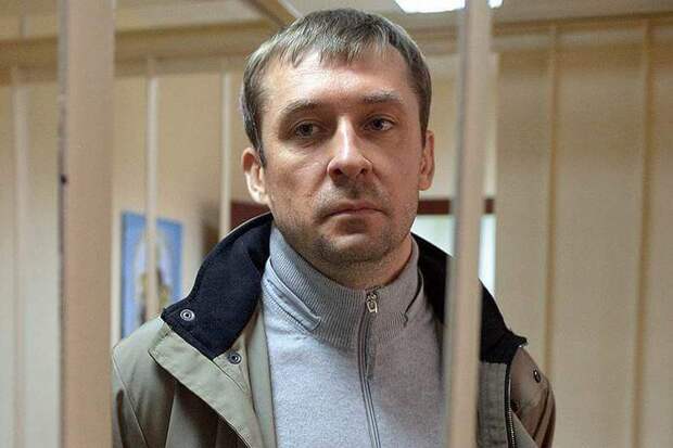 Адвокат полковника Захарченко дал следствию подписку о неразглашении