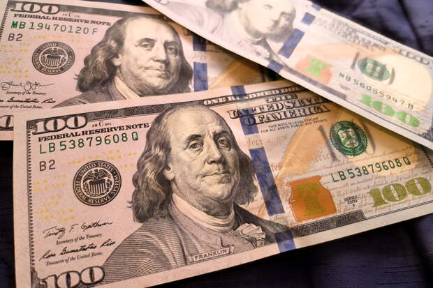 Золото вышло на новый ценовой рекорд