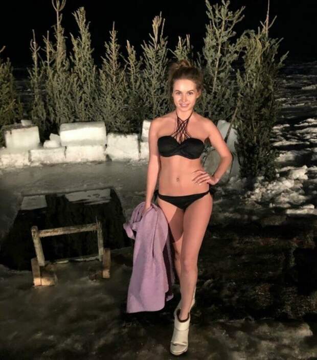 Самые горячие девушки крещенских купаний 2019