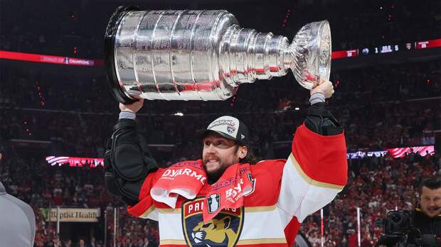 Генменеджер «Флориды» хочет сохранить Бобровского в команде: «Надеюсь, у нас это получится»