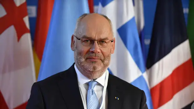 Глава Эстонии считает разумным вести переговоры с Путиным не в одиночку, а всей Европой