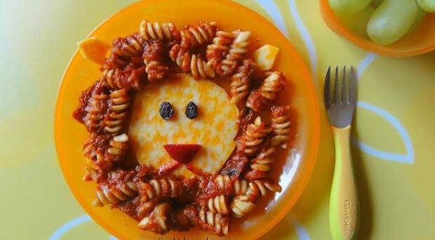 макароны с соусом