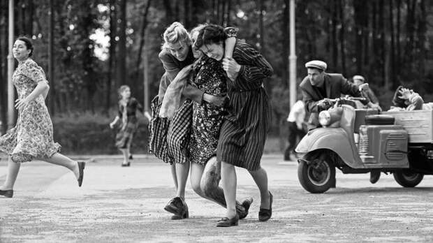 Фильм Кончаловского «Дорогие товарищи!» получил главный приз премии «Белый слон»