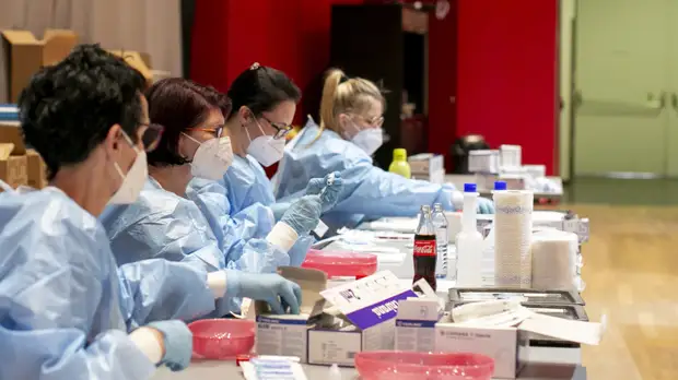 Парламент Австрии поддержал введение обязательной вакцинации от COVID-19