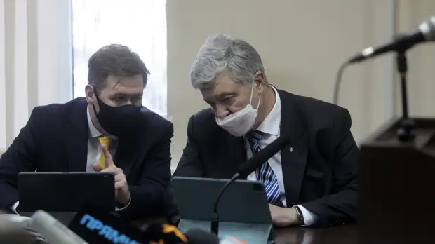 Порошенко не будет участвовать в одновременном допросе с Медведчуком