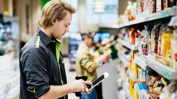 Экономист Баранов прокомментировал идею ограничить работу продуктовых гипермаркетов по воскресеньям