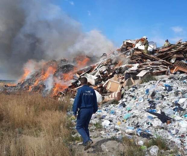 Власти ХМАО продлили эксплуатацию трех «нелегальных» полигонов ТКО на фоне срывов строительства новых объектов