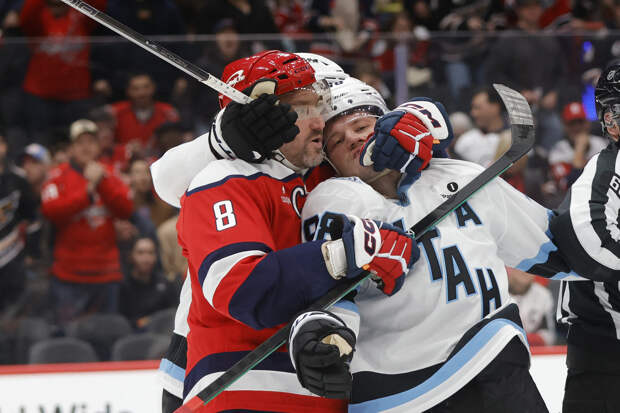 Овечкин обнялся с российским защитником вместо участия в массовой драке после матча НХЛ