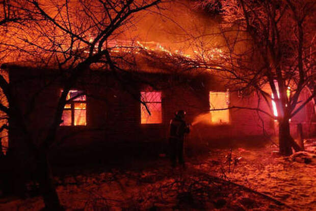 Губернатор Балицкий: частный дом загорелся после атаки дрона ВСУ в Запорожье