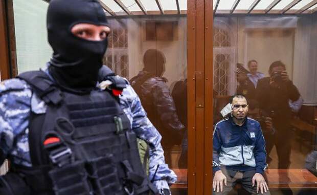 Басманный суд Москвы вечером 24 марта, когда в стране был объявлен траур, арестовал четверых граждан Таджикистана, массово расстрелявших россиян в «Крокус Сити Холле».